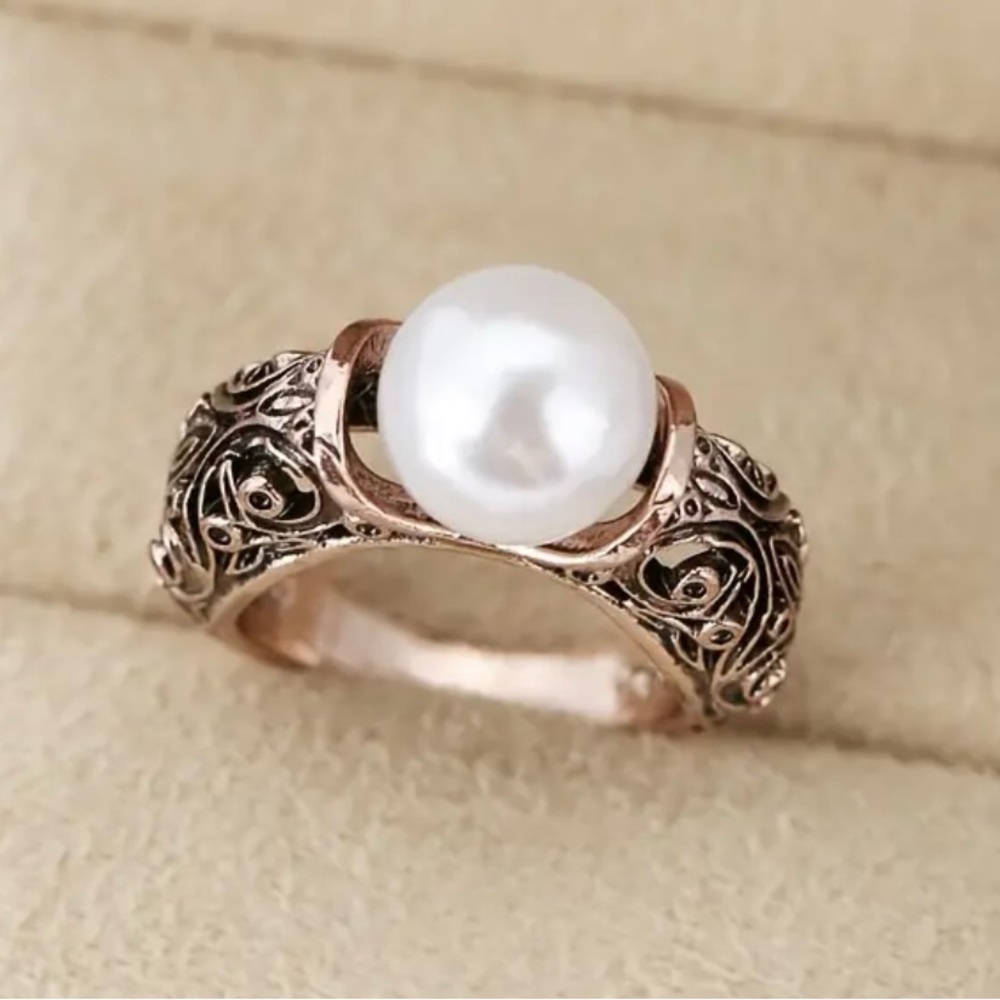 Women’s Faux Pearl Ring